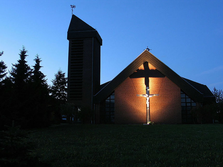 Katholische Pfarrkirche Zum Heiligen Kreuz Zierenberg (Foto: Karl-Franz Thiede)